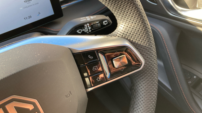 MG HS 1.5 T-GDI Trophy 5dr Petrol Hatchback